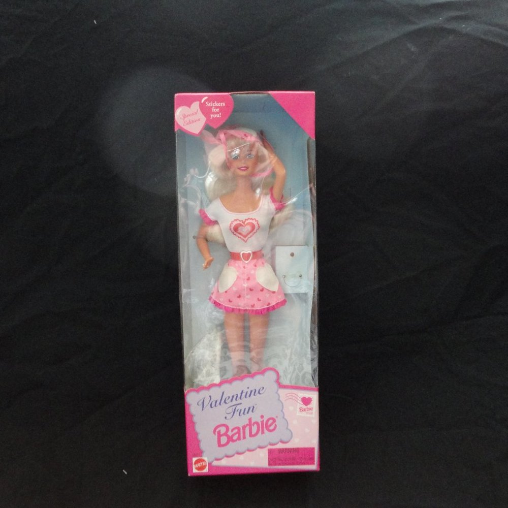 VALENTINE FUN BARBIE   16311    1996